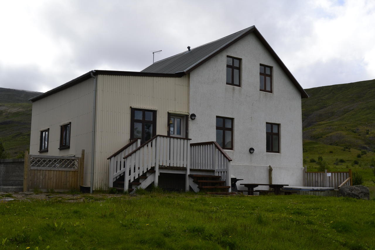 Guesthouse Gamli Baer Хусафедль Экстерьер фото