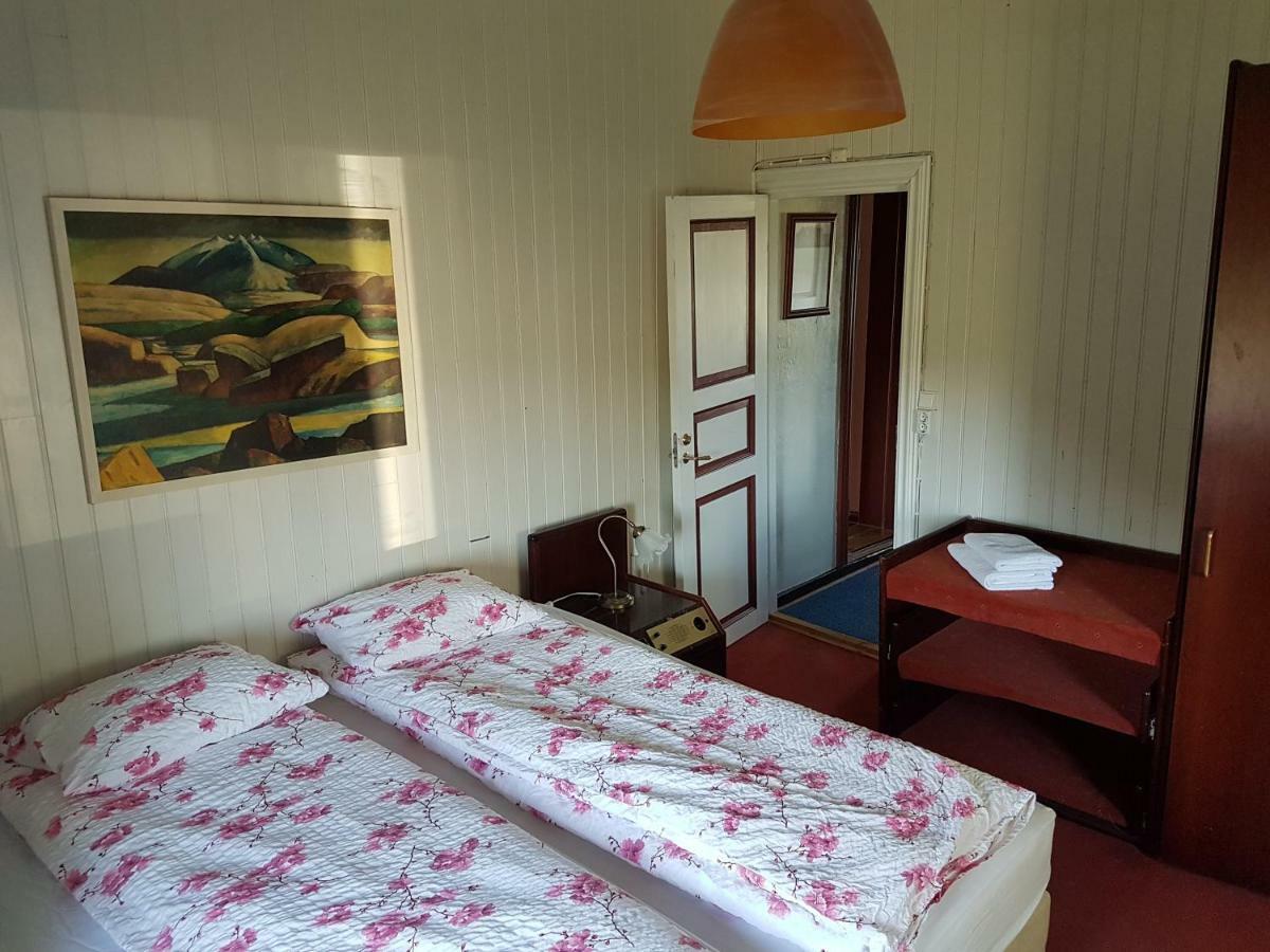 Guesthouse Gamli Baer Хусафедль Экстерьер фото